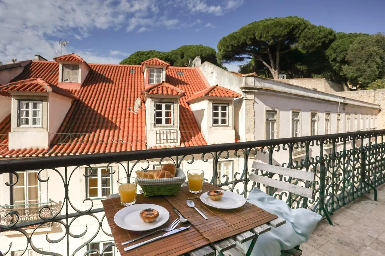 ליסבון Castelo Apartment - Beautiful Balcony View